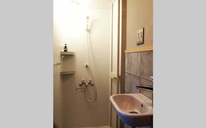 shower_2a95f55e-93e5-48dc-a097-e8bf3556d9a9.jpg